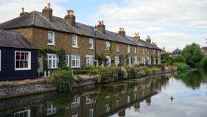 house, river, architecture-1596545.jpg